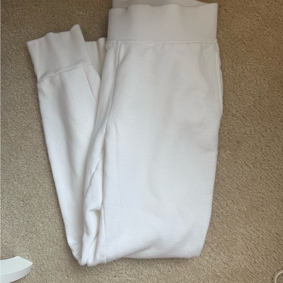 Aritzia TNA White Sweatpants - Picture 1 of 5